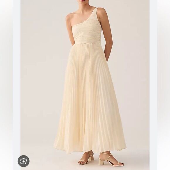 Forever That Girl One-Shoulder Pleated Dress - Picture 5 of 9